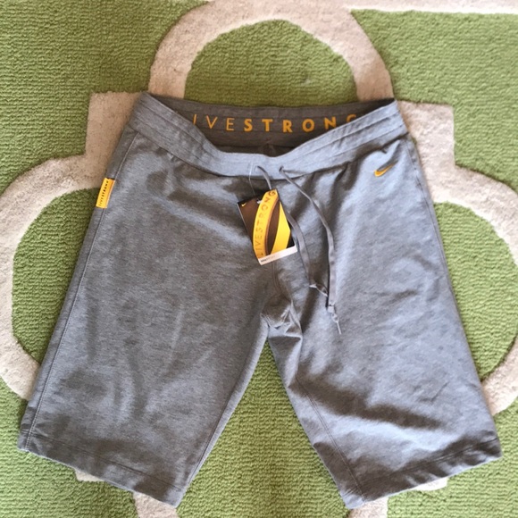 Nike Dry Fit Live Strong Short NWT - Picture 3 of 5